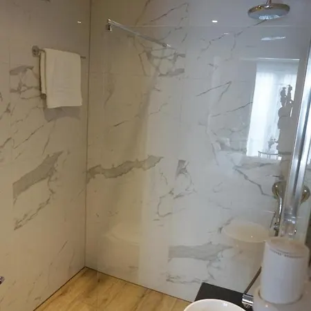Astoria Hotel 3*